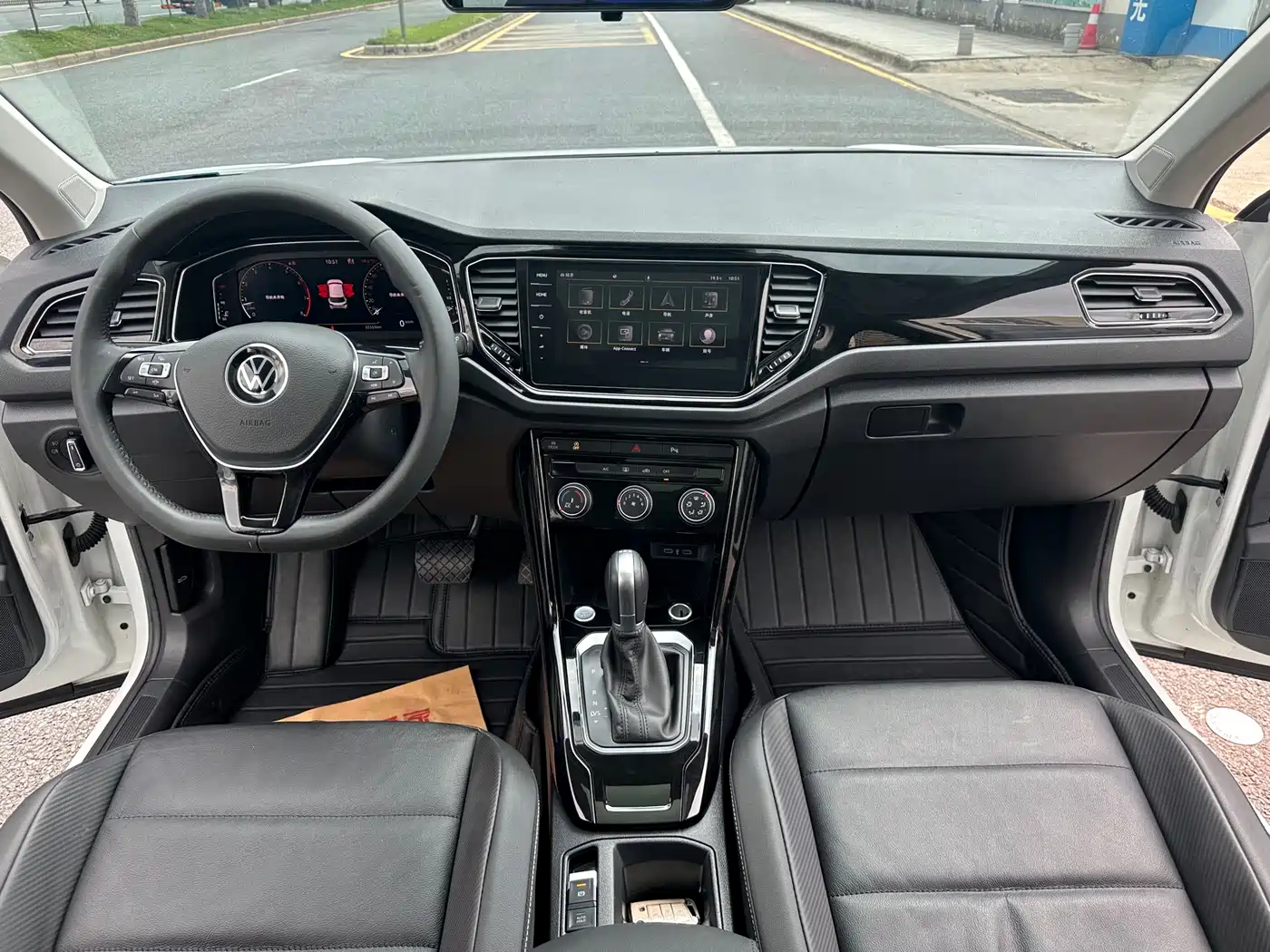 Volkswagen T-ROC 2022 280TSI DSG 2WD Comfort PLUS фото 9