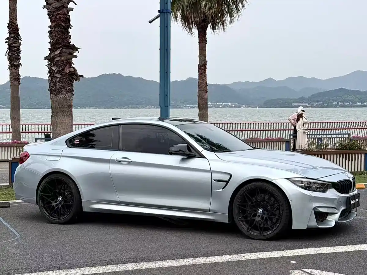 BMW M4 2017 M4 Coupe фото 2