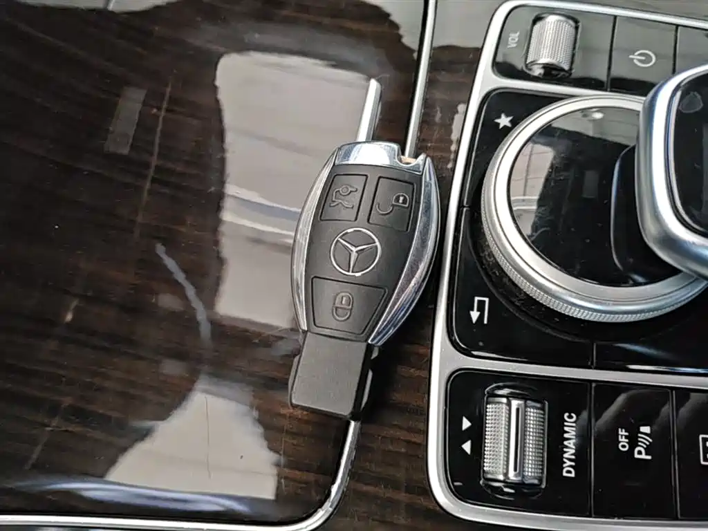 Mercedes-Benz GLC 2018 Facelift GLC 260 4MATIC Dynamic фото 9