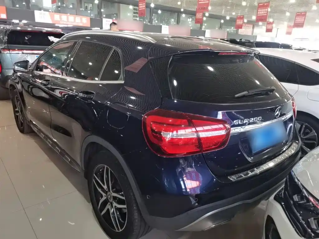 Mercedes-Benz GLA 2017 GLA 200 Dynamic фото 6