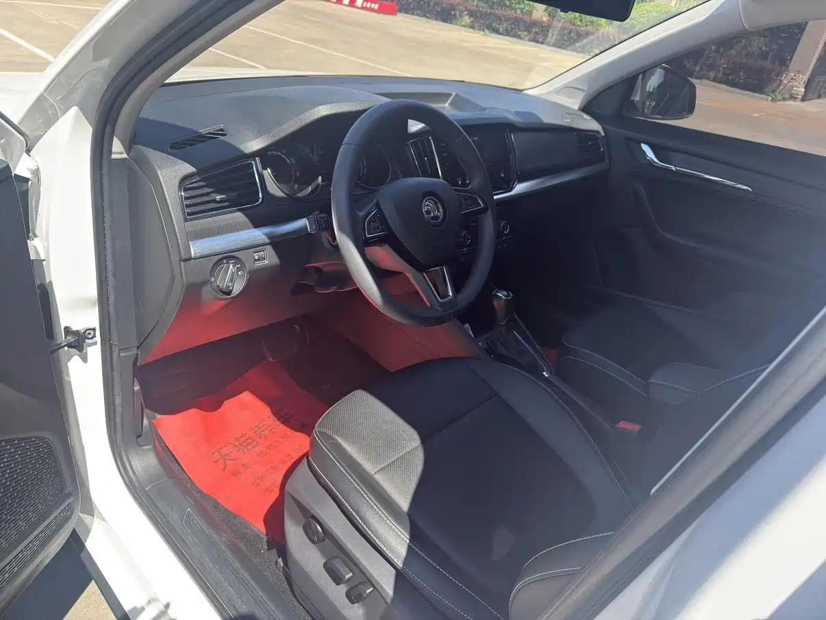 Škoda Kamiq 2022 1.5L Automatic Comfort Edition фото 10