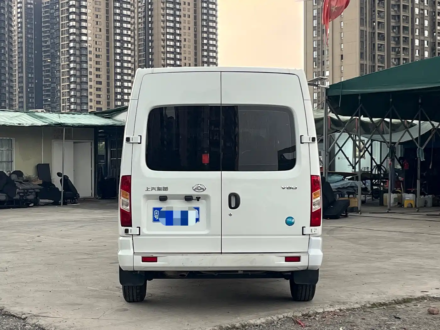 SAIC Maxus Xintu V80 2021 2.0T PLUS Manual Business Travel Edition Long Wheelbase Medium Roof 9 Seats фото 5