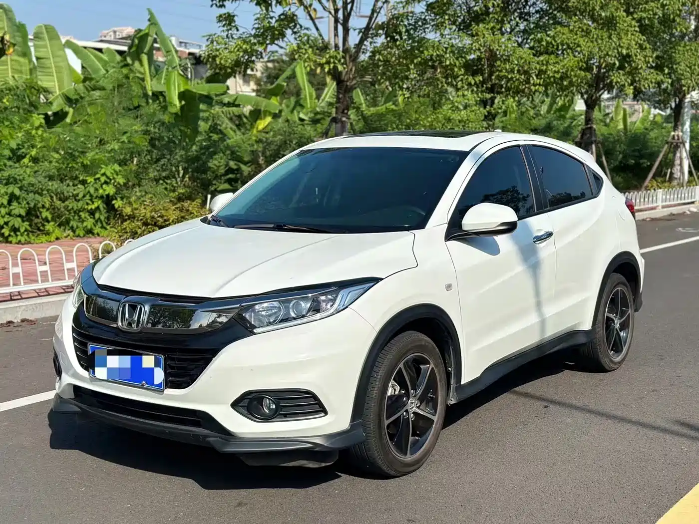 Photo 1 - Honda Vezel