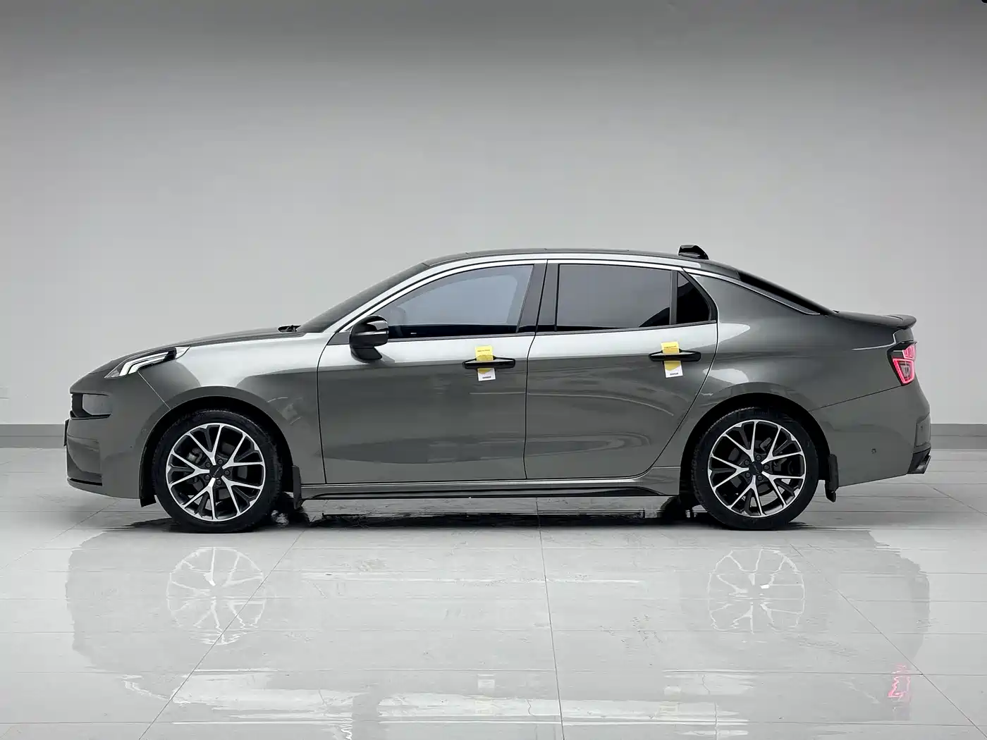 Lynk & Co 03 2021 2.0TD Auto Jin Champion Edition фото 4