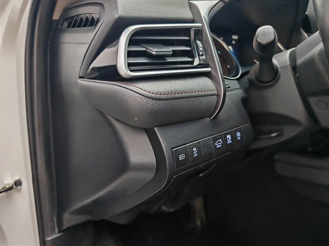 Toyota Camry 2021 2.0G Luxury Edition фото 21