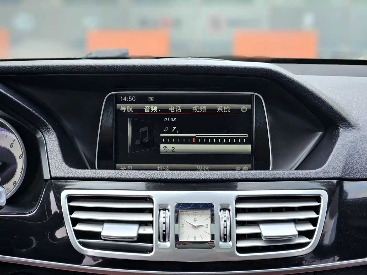 Mercedes-Benz E-Class 2015 E 260 L Sport Luxury фото 17