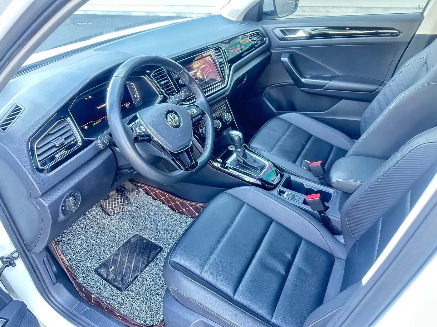 Volkswagen T-ROC 2020 280TSI DSG 2WD Luxury фото 9