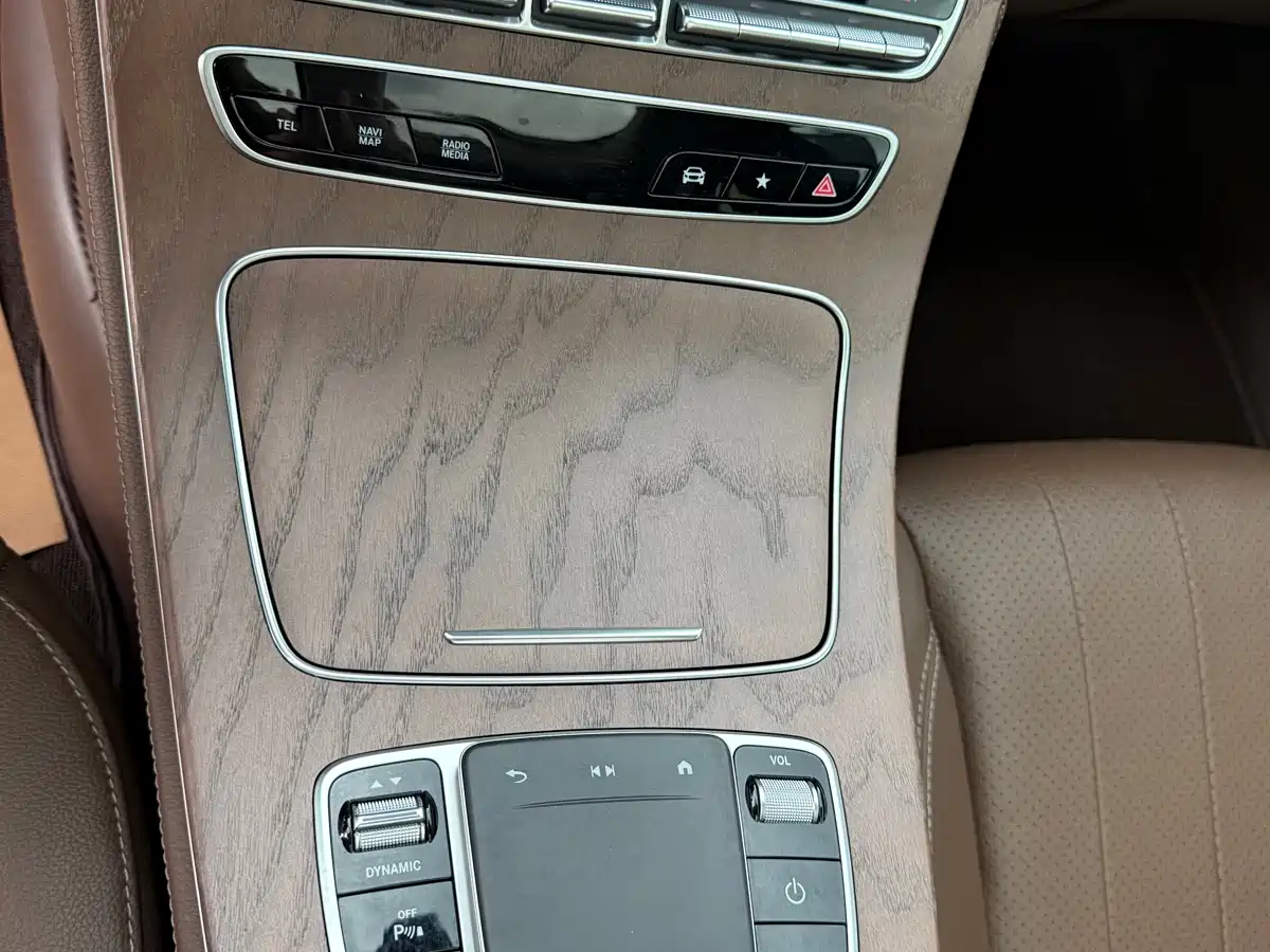 Mercedes-Benz E-Class 2023 E 300 L Fashion фото 27