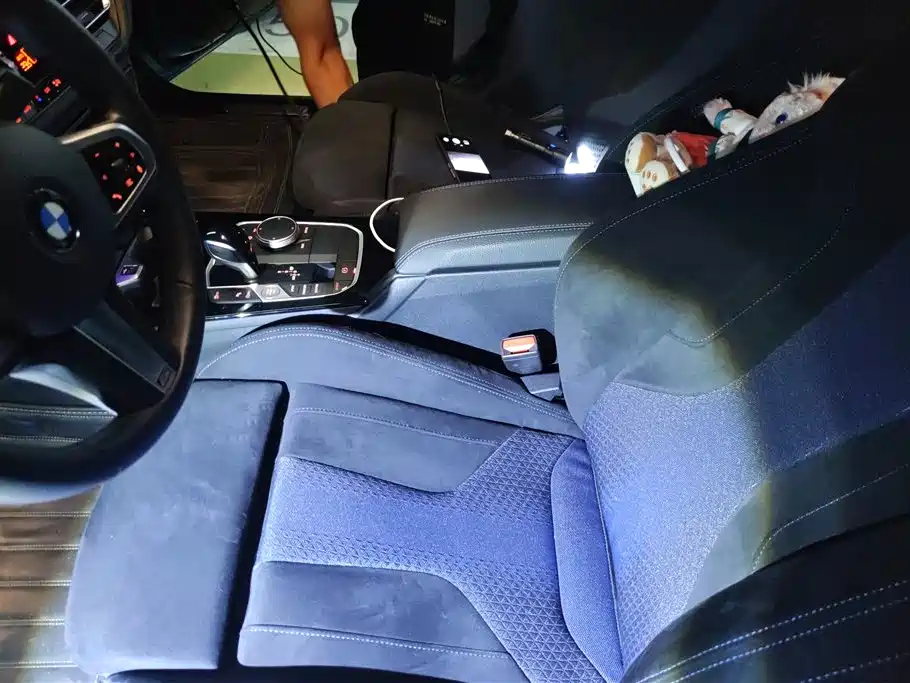 BMW 2 Series (Import) 2023 225i 4-Door Coupe M Sport Shadowline Package фото 9