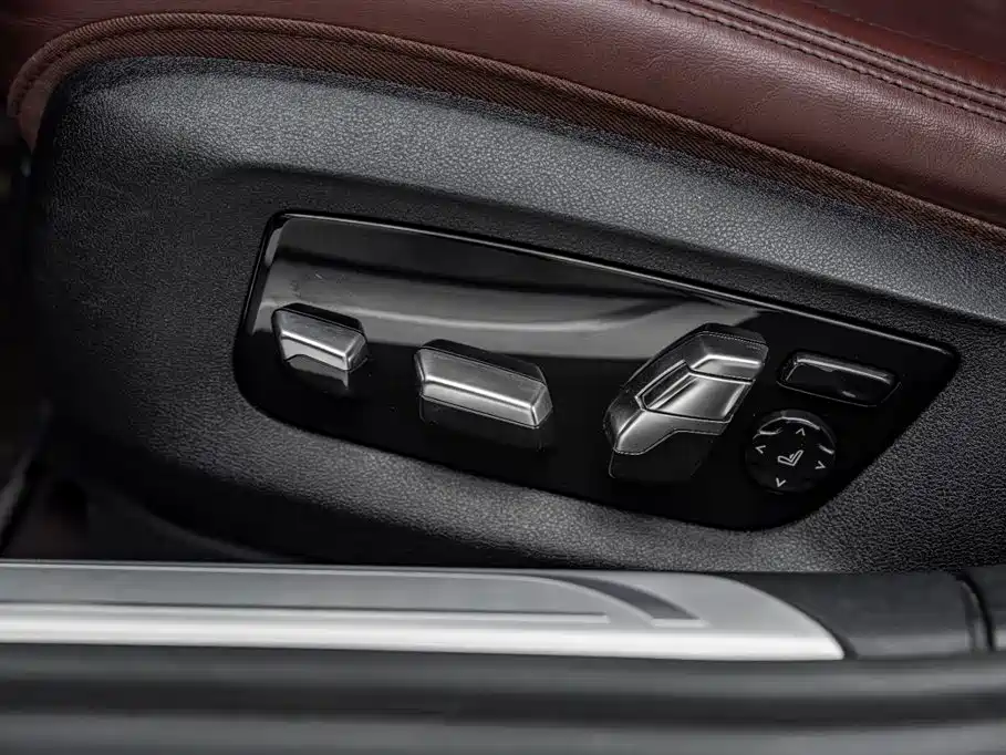 BMW 7 Series 2019 750Li xDrive V8 M Sport Package фото 15