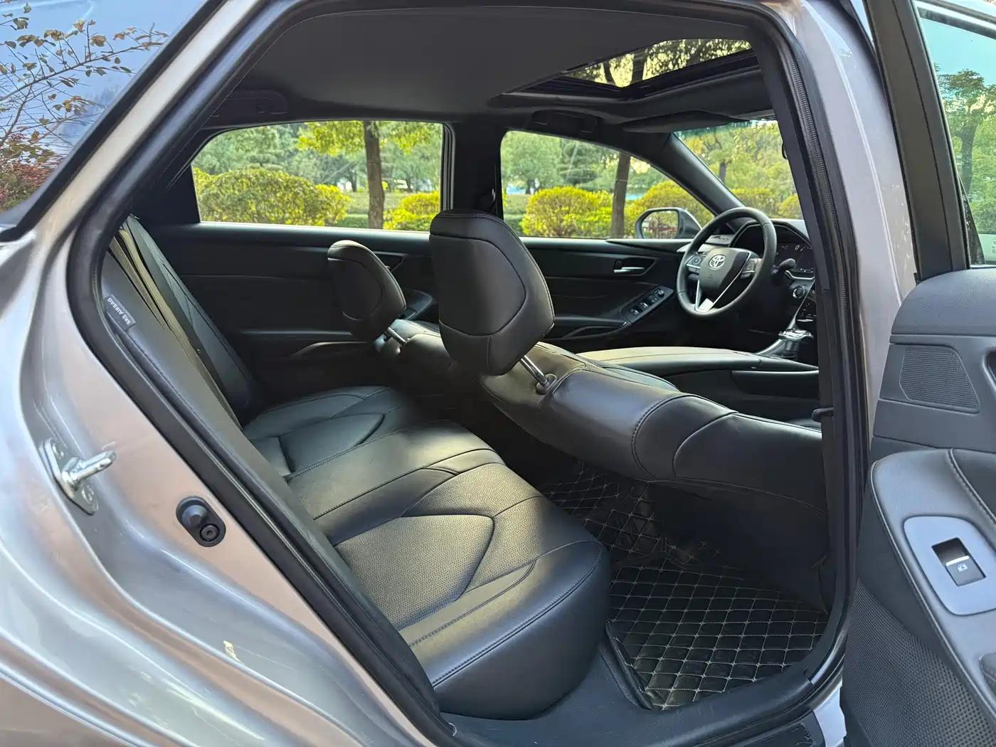 Toyota Avalon 2023 2.0L XLE Premium Edition фото 13