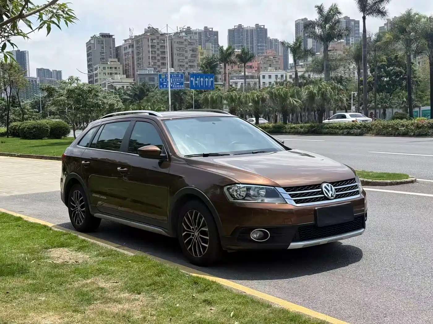 Volkswagen Gran Lavida 2014 1.4TSI DSG фото 3