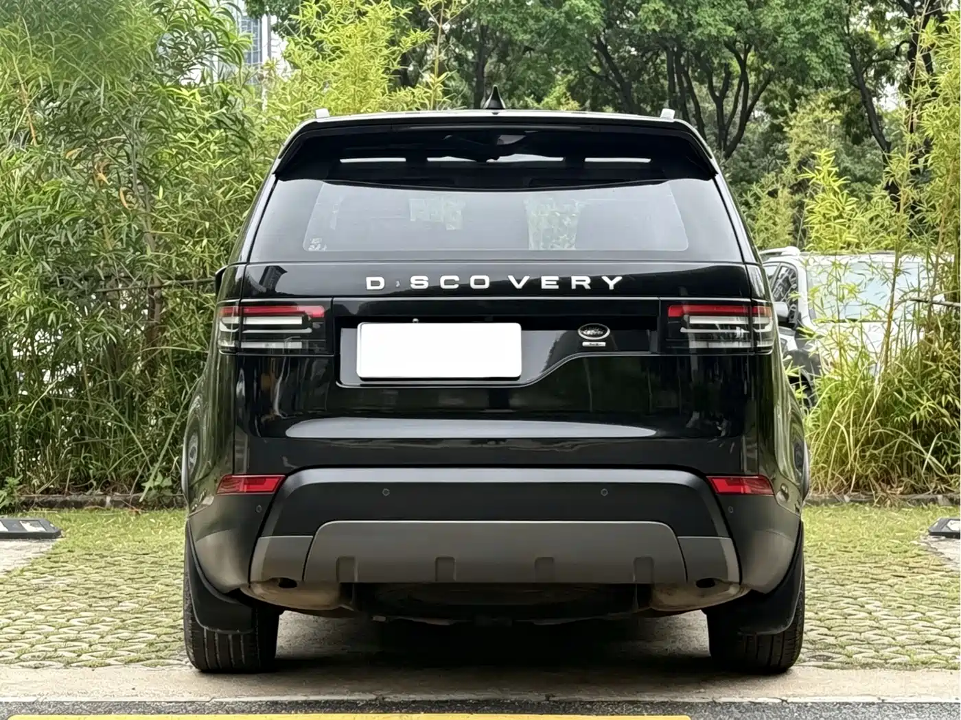 Land Rover Discovery 2017 3.0 SC V6 SE фото 5