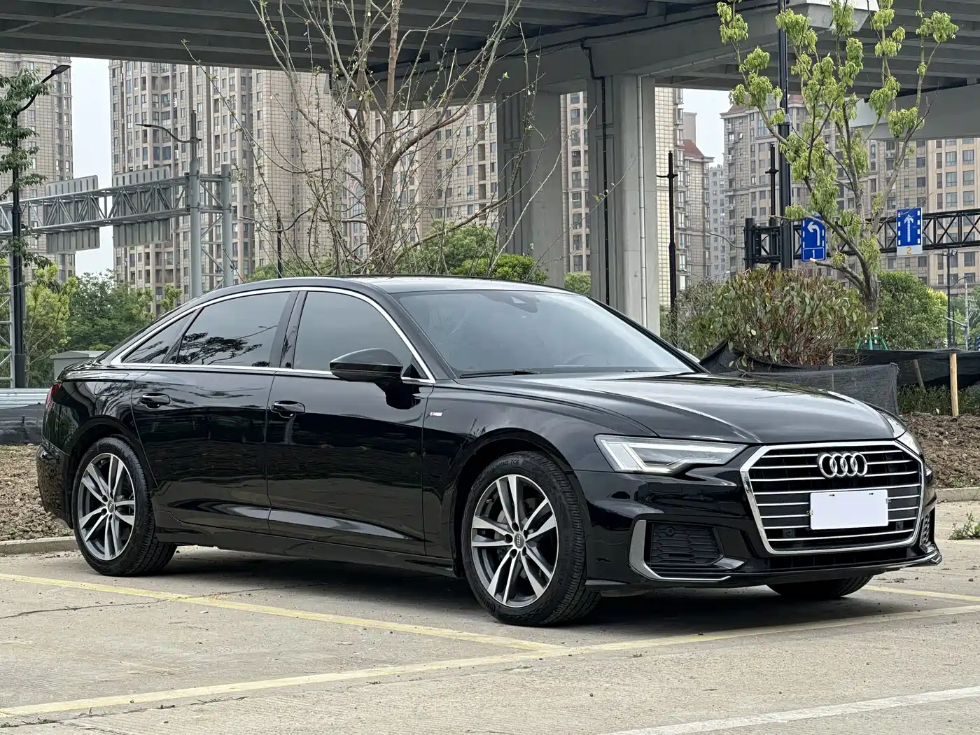 Audi A6L 2021 40 TFSI Luxury Sport фото 3