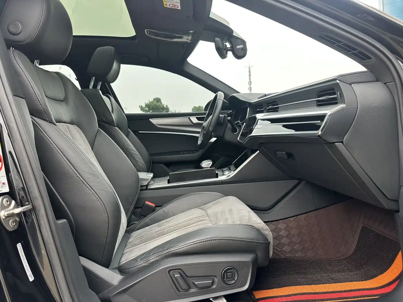 Audi A6L 2021 40 TFSI Luxury Sport фото 15