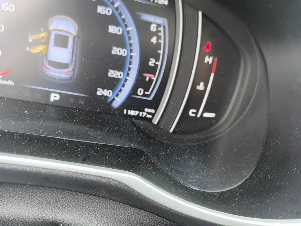 صورة 13 - Geely Atlas