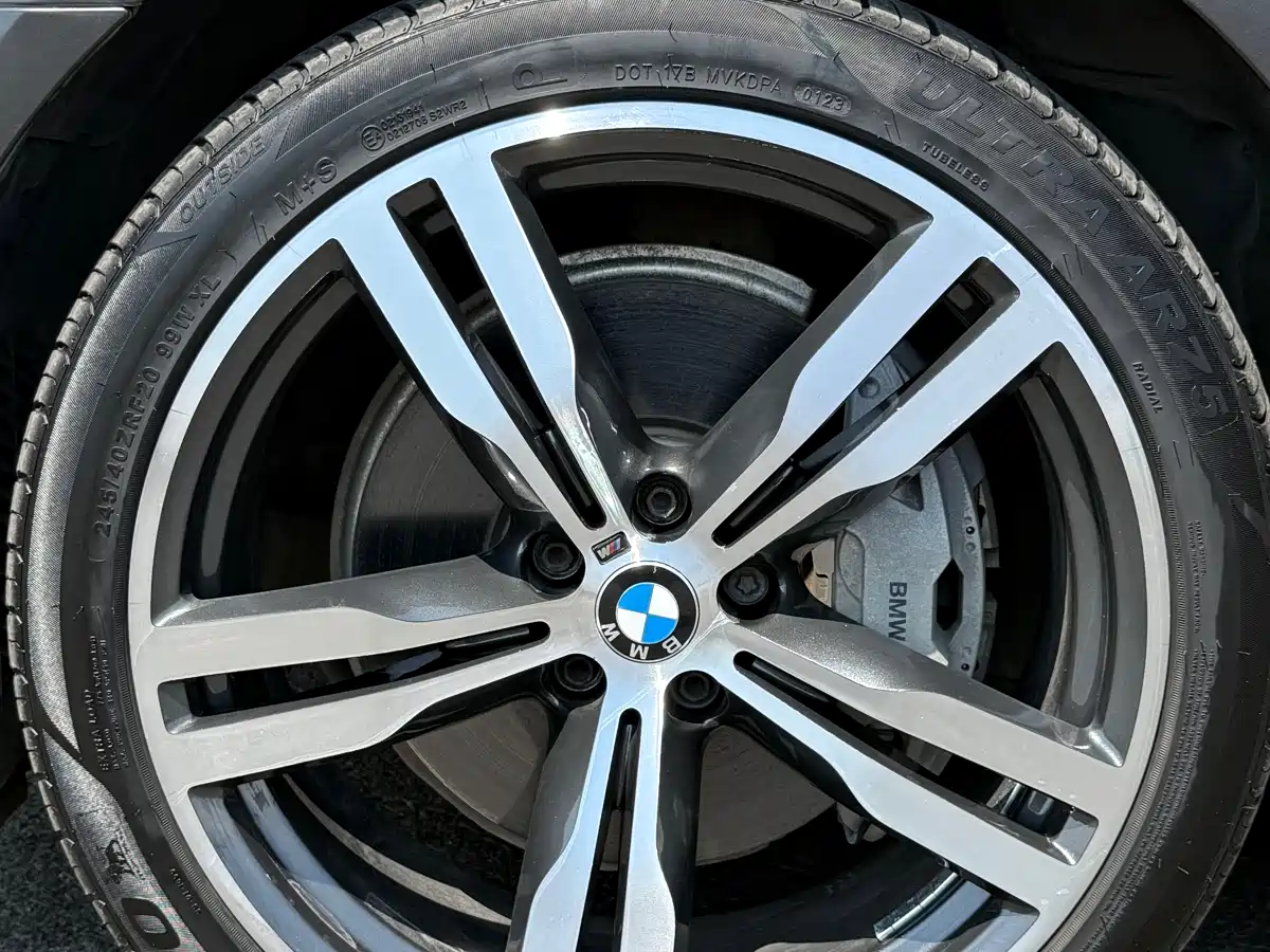 BMW 7 Series 2018 740Li xDrive Premium Type M Sport Package фото 15