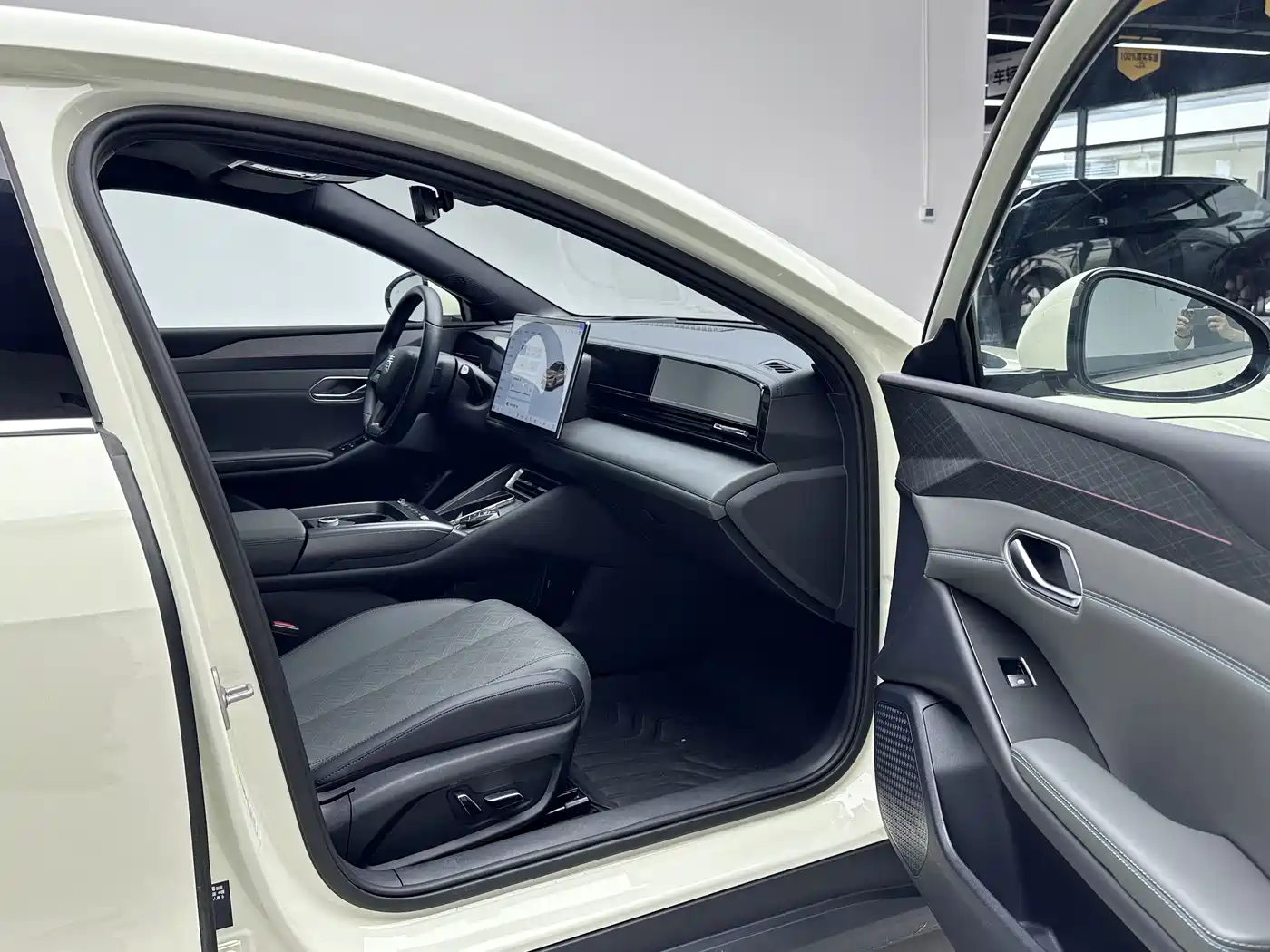 BYD Qin L 2025 Model EV 545KM Excellence Edition фото 10