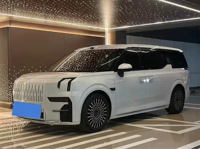 ZEEKR 009 2024 6-seat Executive AWD 108kWh