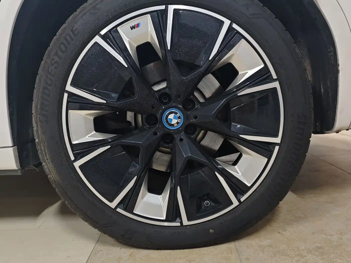 Фото 11 - BMW iX3