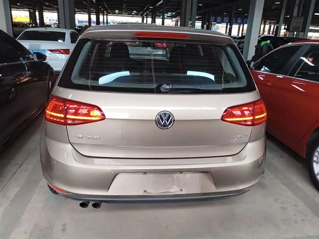 Volkswagen Golf 2016 230TSI Automatic Comfort фото 6