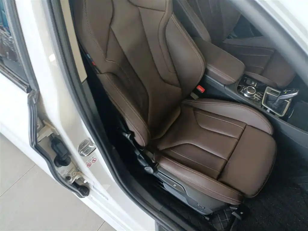 BMW 1 Series 2022 125i M Sport Shadow Edition фото 20
