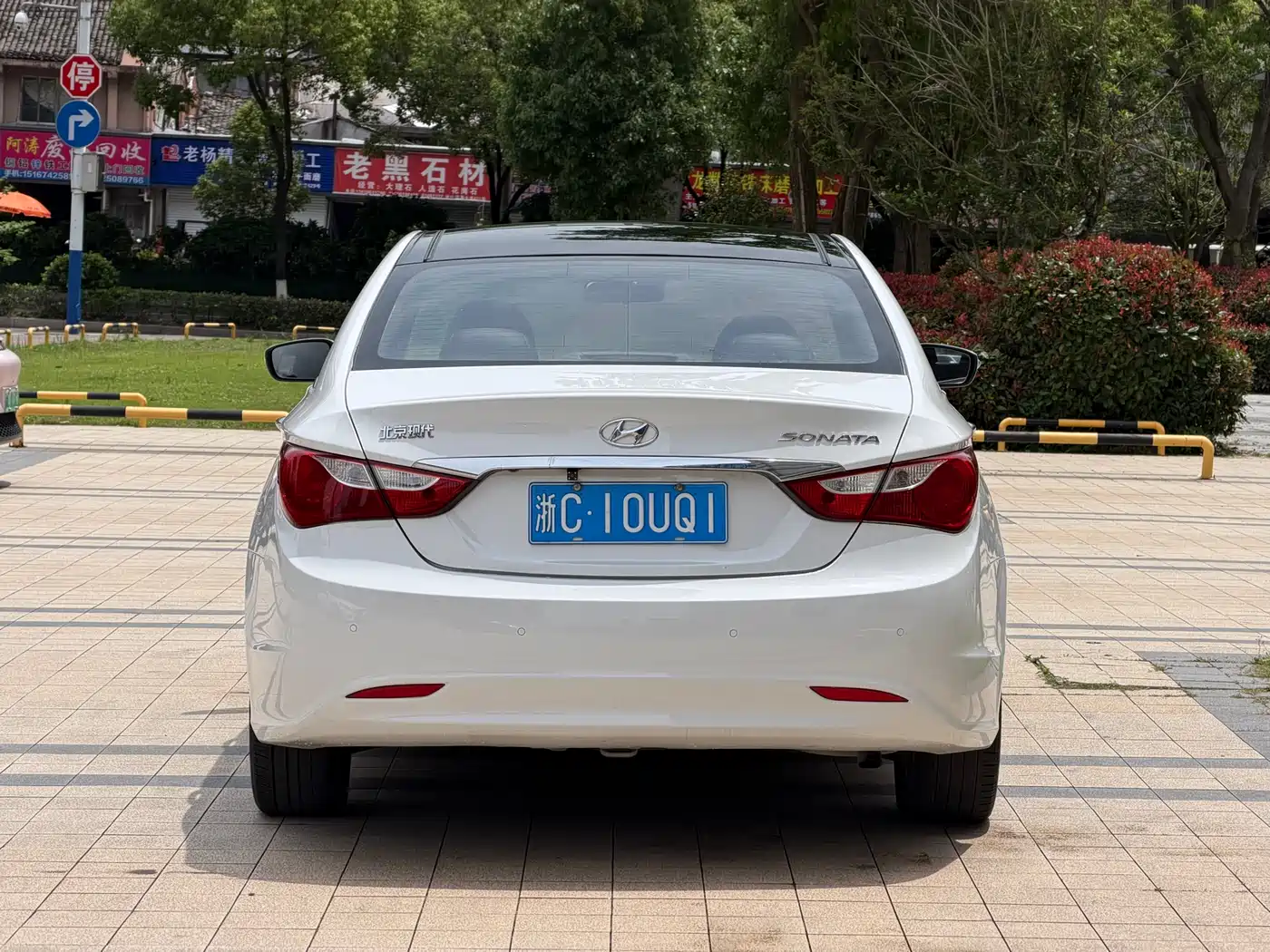 Hyundai Sonata 2011 2.0L Auto Supreme Edition фото 9
