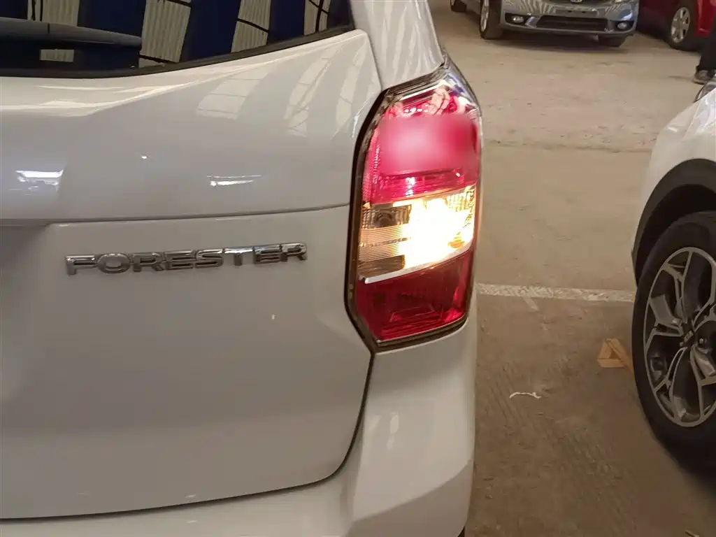 Subaru Forester 2014 2.0i Automatic Luxury Edition фото 8