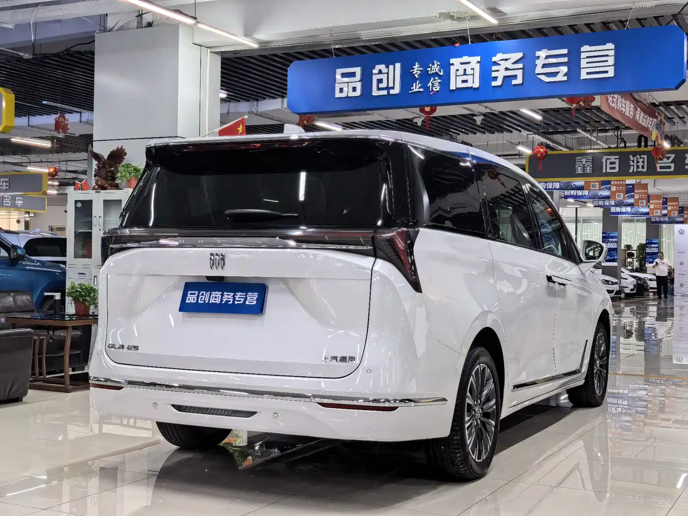 Buick GL8 2025 Land Honor Premium Edition фото 7