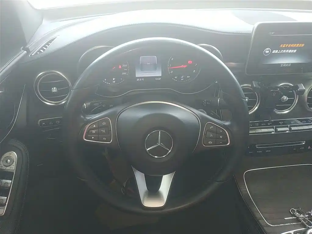 Mercedes-Benz GLC 2016 GLC 300 4MATIC Dynamic фото 11