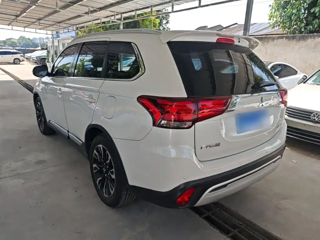 Mitsubishi Outlander 2019 2.0L 2WD Enjoy Edition 5-seater China V фото 5