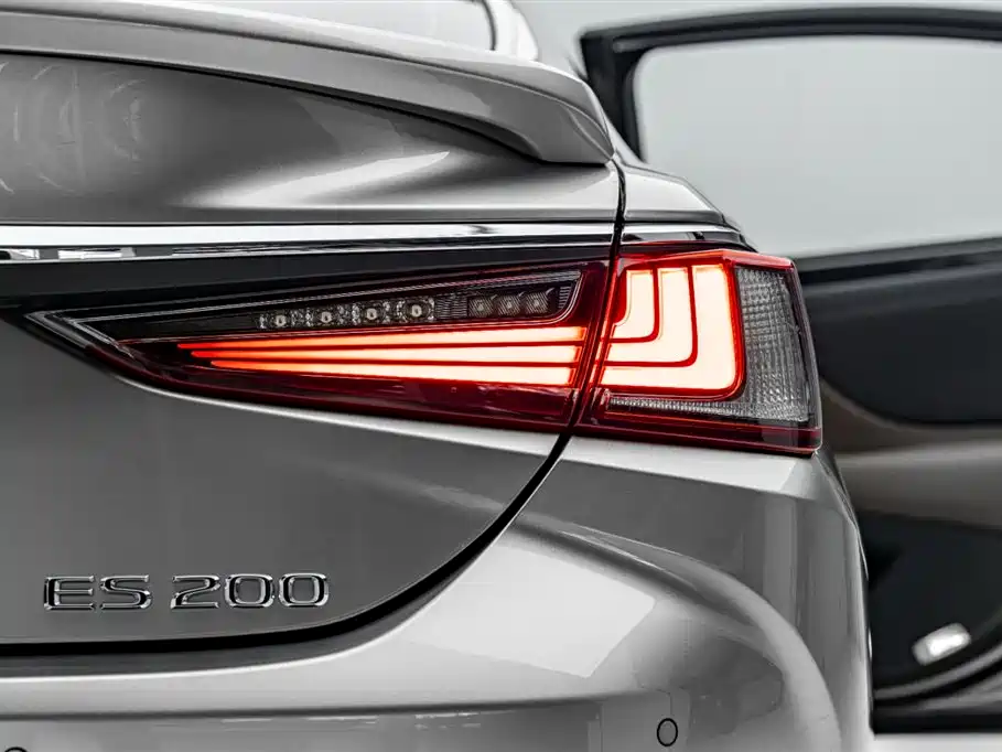 Lexus ES 2022 200 Excellence Edition фото 39