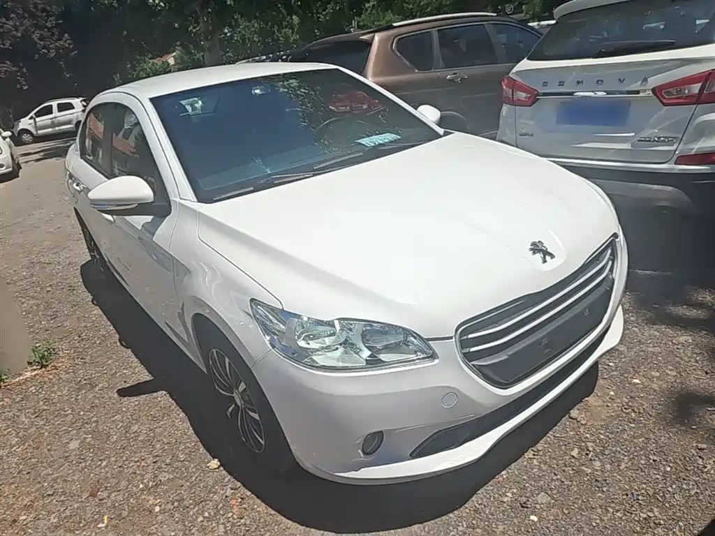 Peugeot 301 2014 1.6L Automatic Comfort Edition фото 4