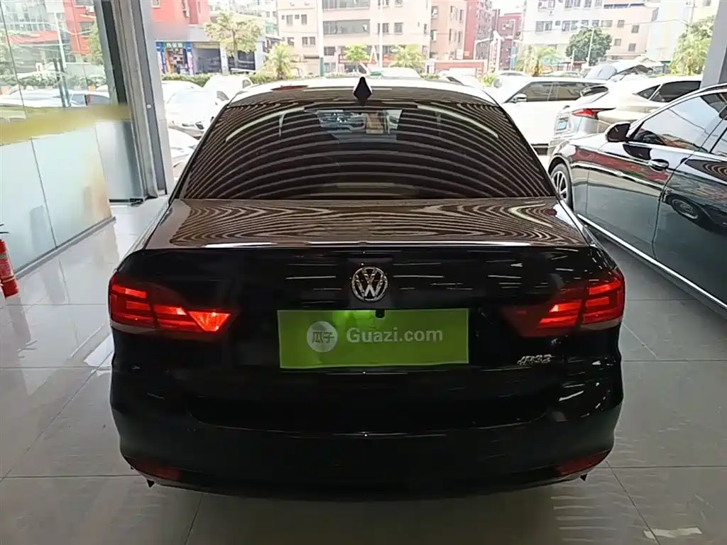 Volkswagen Santana 2016 1.6L Automatic Comfort Edition фото 6