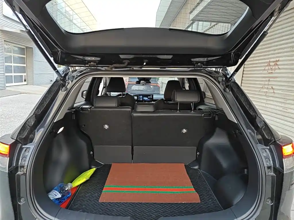 Toyota Frontlander 2023 2.0L Smart Hybrid Dual Engine Luxury Edition фото 19