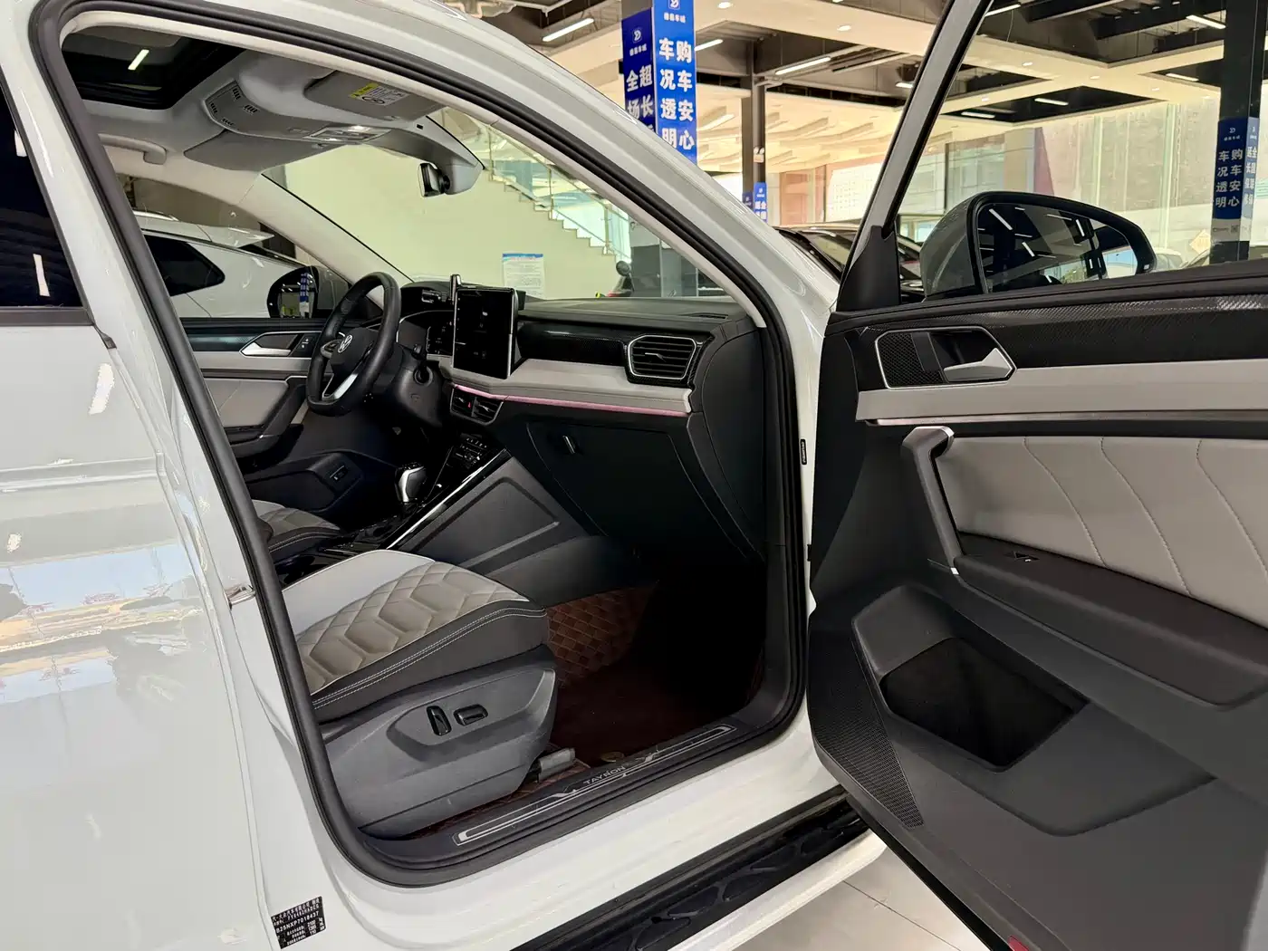 Volkswagen Tayron 2023 280TSI 2WD Luxury Plus Advanced Edition фото 8