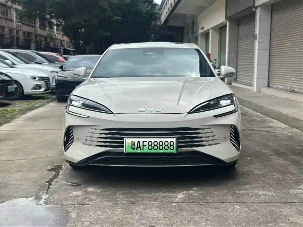 BYD Seal 2023 DM-i 1.5T 121km Premium фото 2