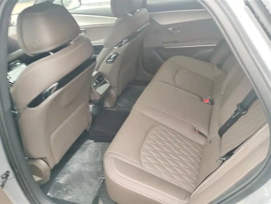 BYD Han 2025 DM-i Smart Driving Edition 125KM Honor фото 11
