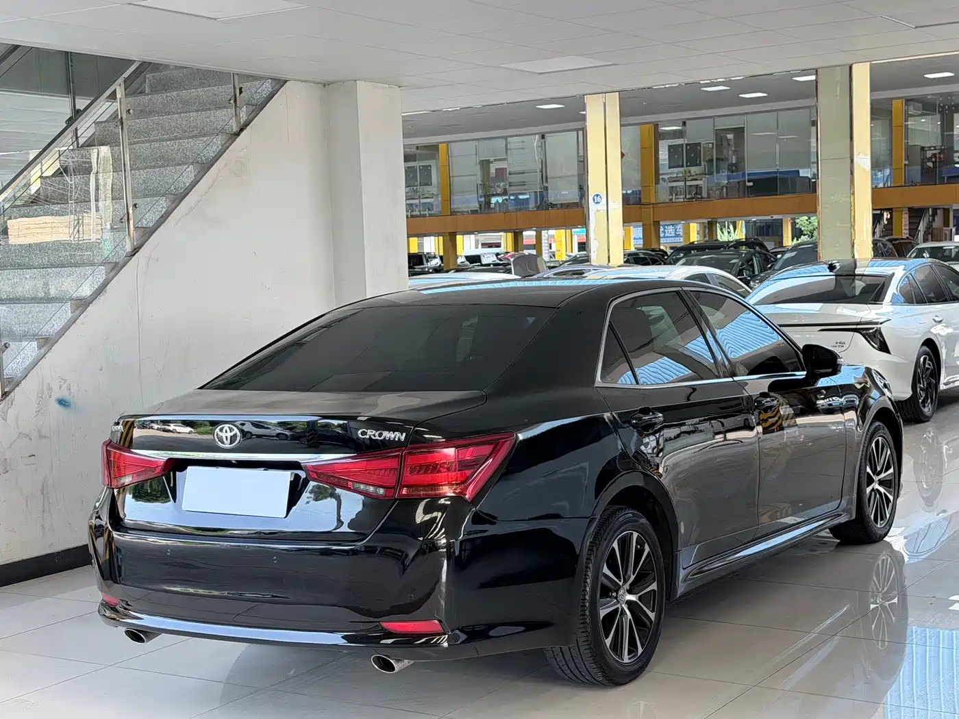 Toyota Crown 2018 2.0T Fashion Edition фото 11