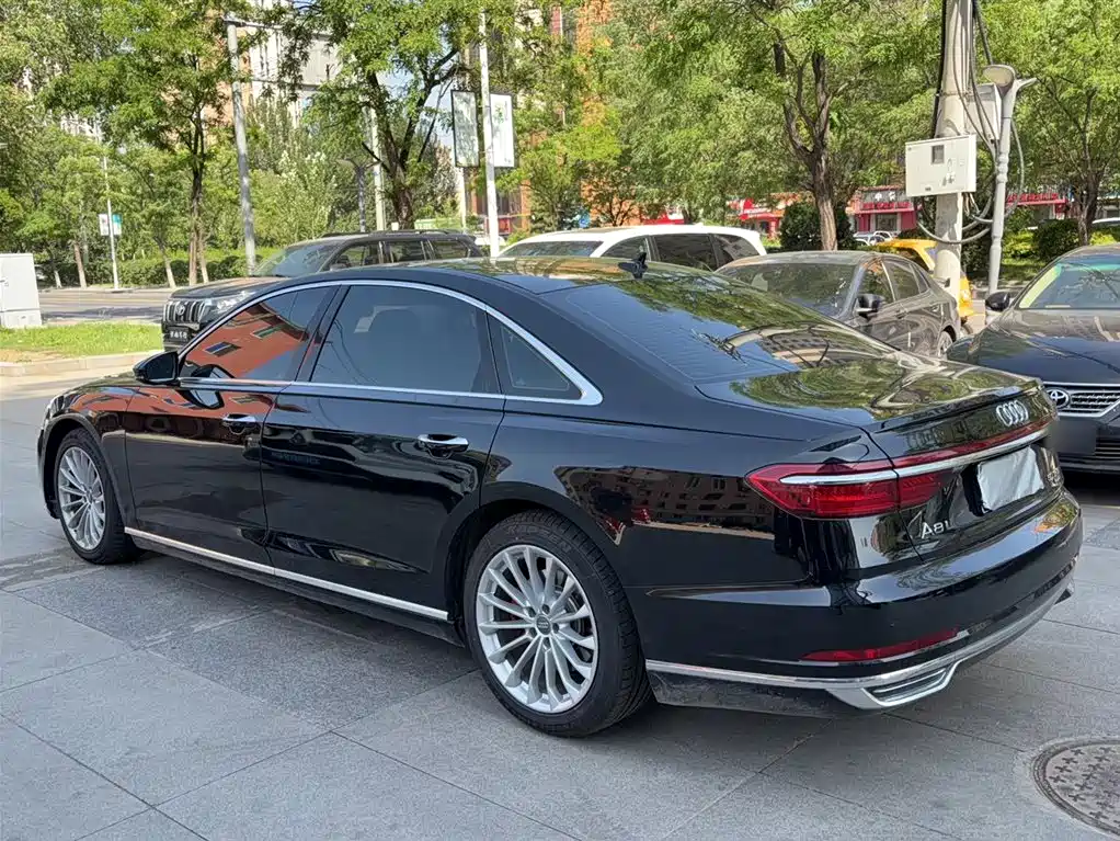 Audi A8 2021 A8L 50 TFSI quattro Comfort фото 10