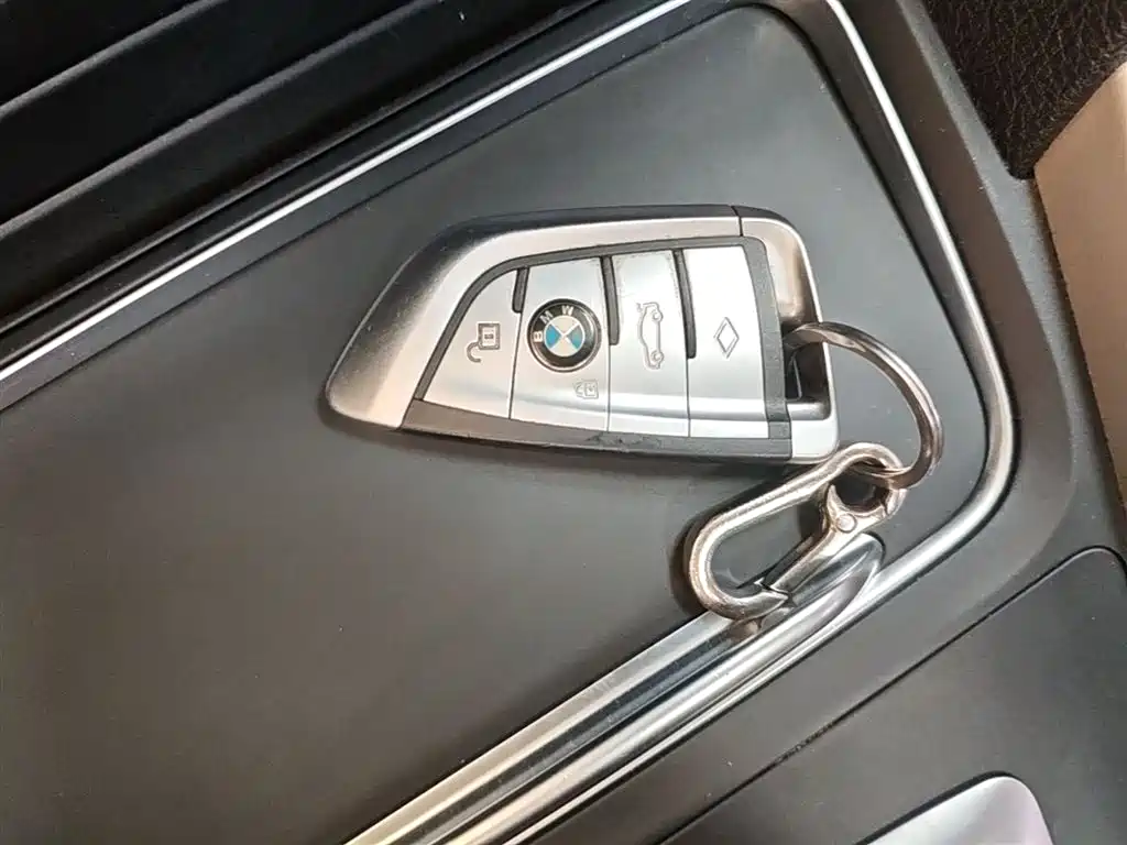 BMW 3 Series 2016 320Li Fashion Model фото 9