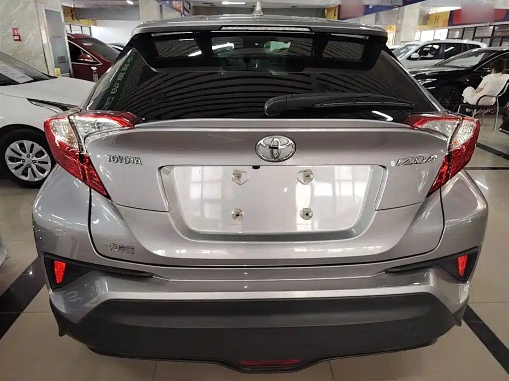 Toyota IZOA 2020 2.0L Yi Xiang Edition фото 6