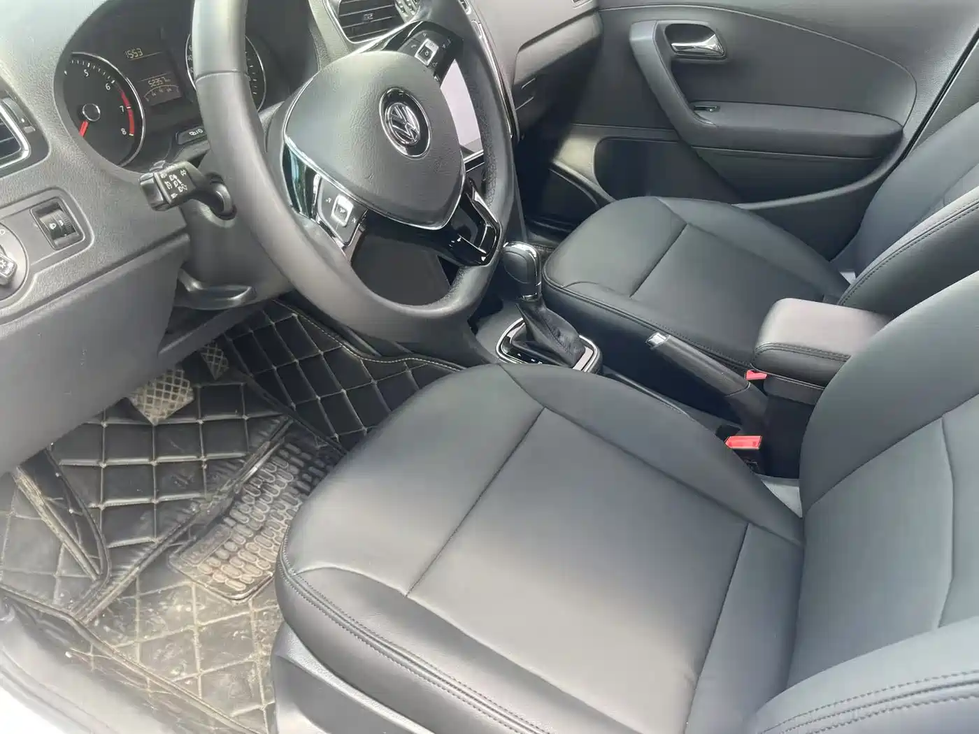 Volkswagen Polo 2018 1.5L Auto Comfort фото 3