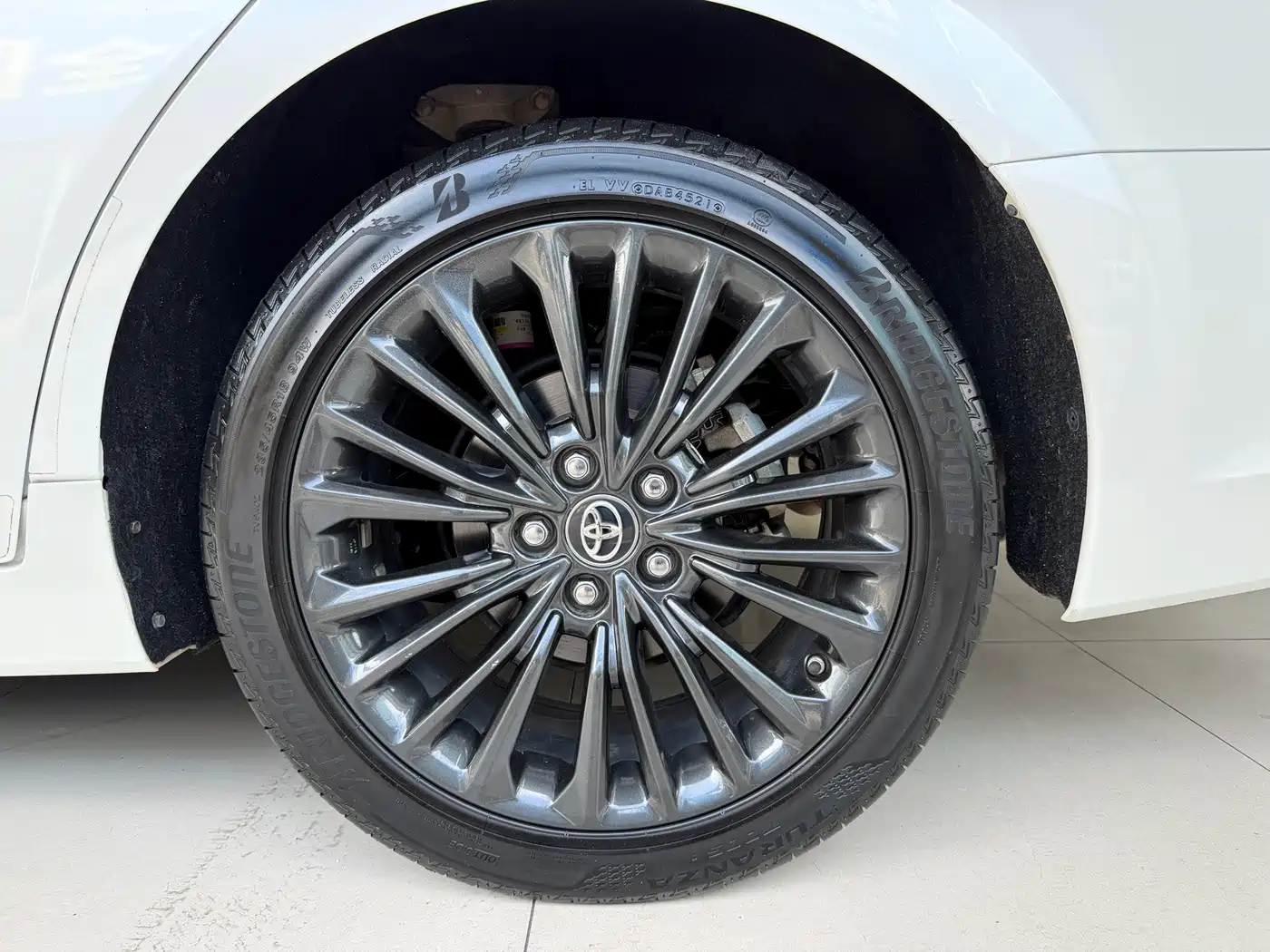 Toyota Avalon 2020 2019 2.0L XLE Premium Edition (China VI)