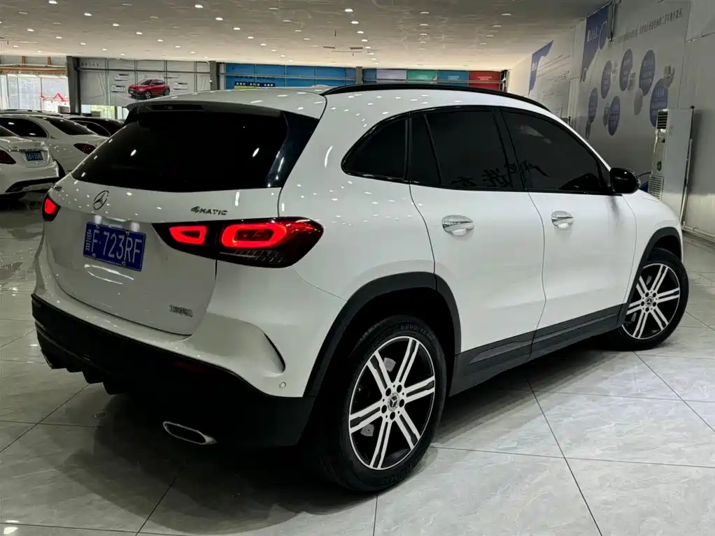 Mercedes-Benz GLA 2022 GLA 220 4MATIC фото 9