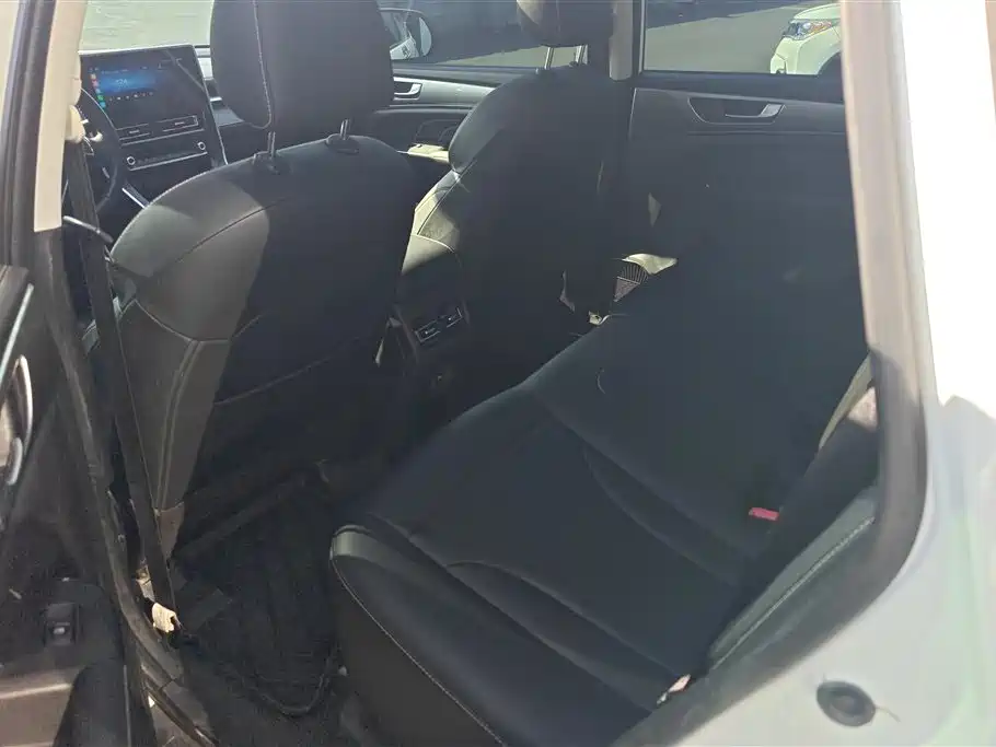 Haval M6 2023 PLUS 1.5T DCT Luxury Smart Connect фото 11