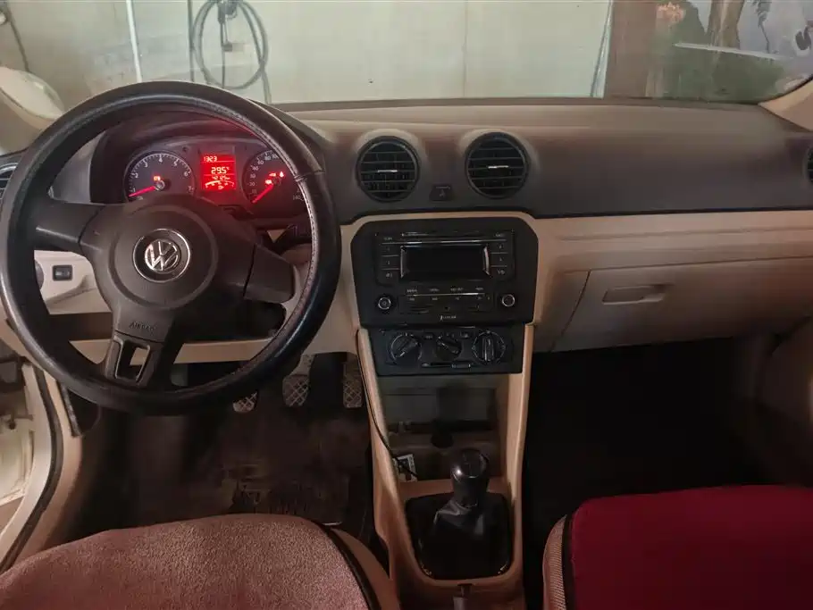 Volkswagen Jetta 2015 Quality Edition 1.4L Manual Fashion фото 12
