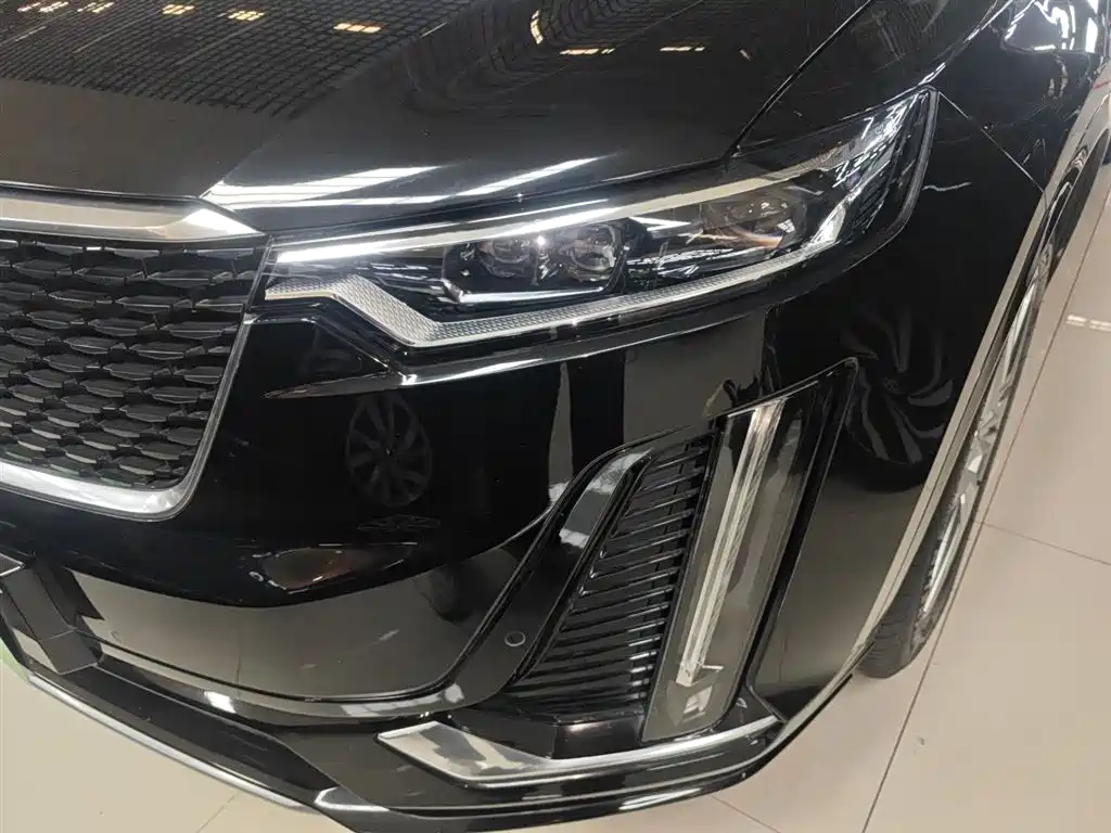 Cadillac XT6 2022 2.0T 7-Seater 2WD Luxury Edition фото 18