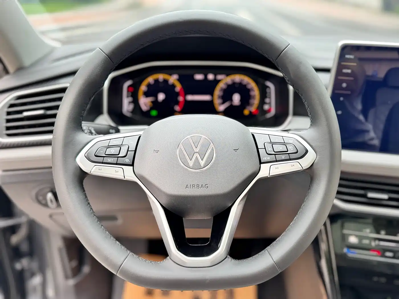 Volkswagen Tayron 2023 330TSI 2WD Luxury Plus Advanced Edition фото 13