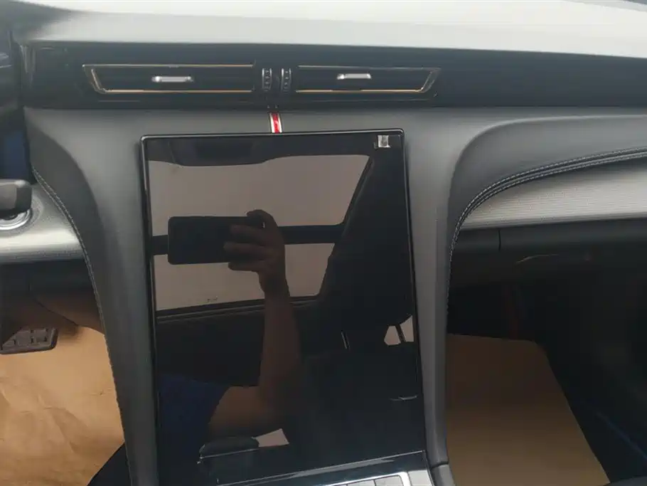 Hongqi H5 2023 2.0T Auto Smart Connect Flag Comfort фото 13